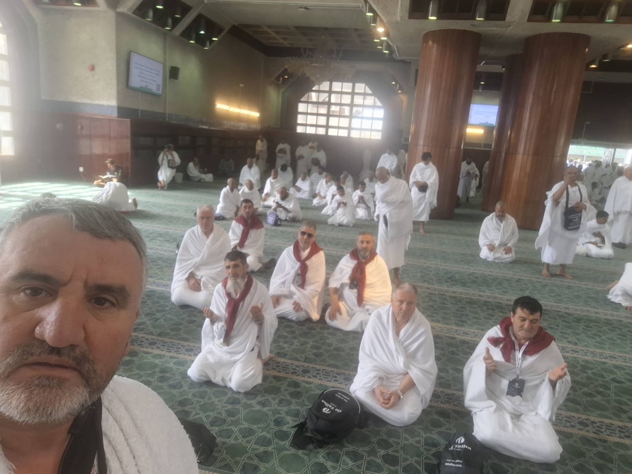 Simboličan prikaz teme crna magija i duhovna zaštita